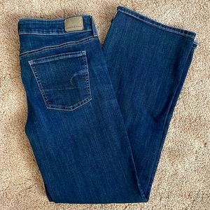 American Eagle Super Stretch Favorite Boyfriend Jeans sz 12 Regular